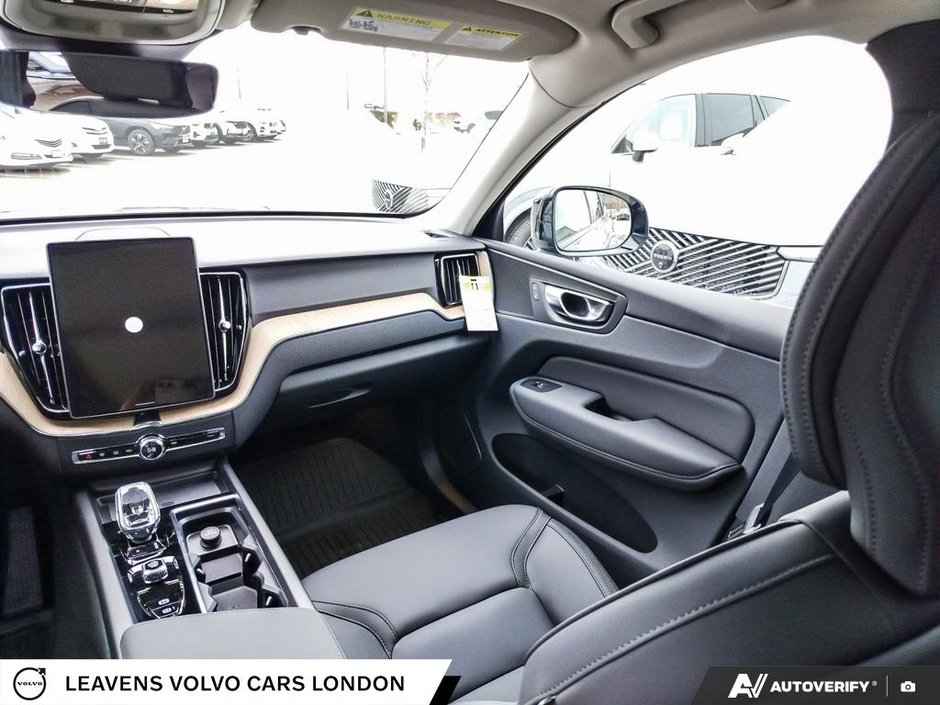 2026 Volvo XC60 PLUS DARK THEME-24