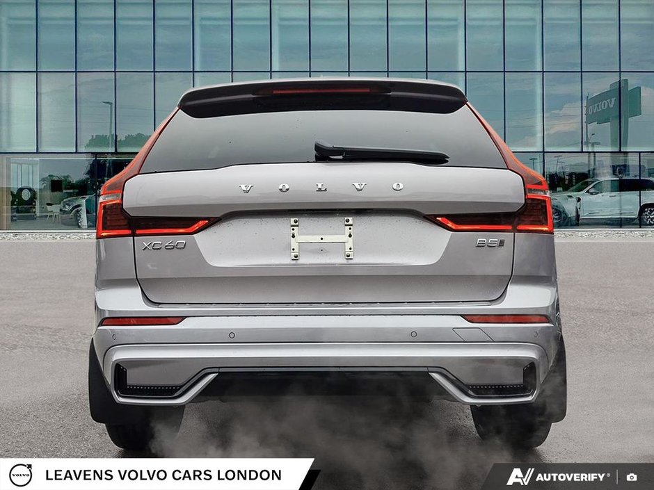 2026 Volvo XC60 PLUS DARK THEME-4