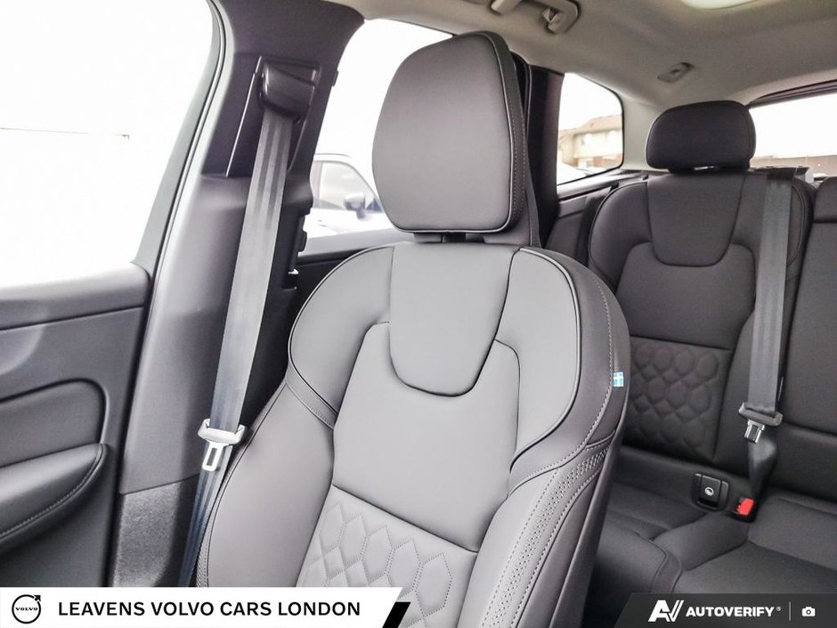 2026 Volvo XC60 PLUS DARK THEME-19