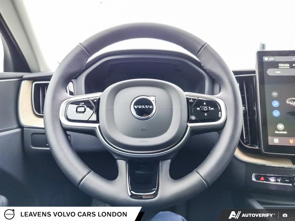 2026 Volvo XC60 PLUS DARK THEME-13