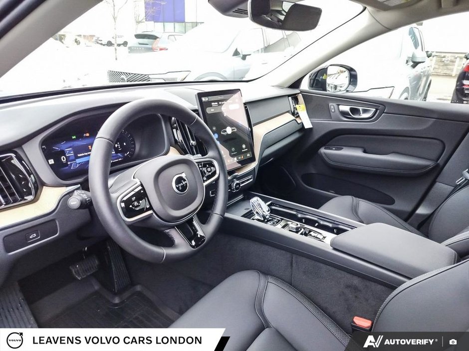 2026 Volvo XC60 PLUS DARK THEME-12
