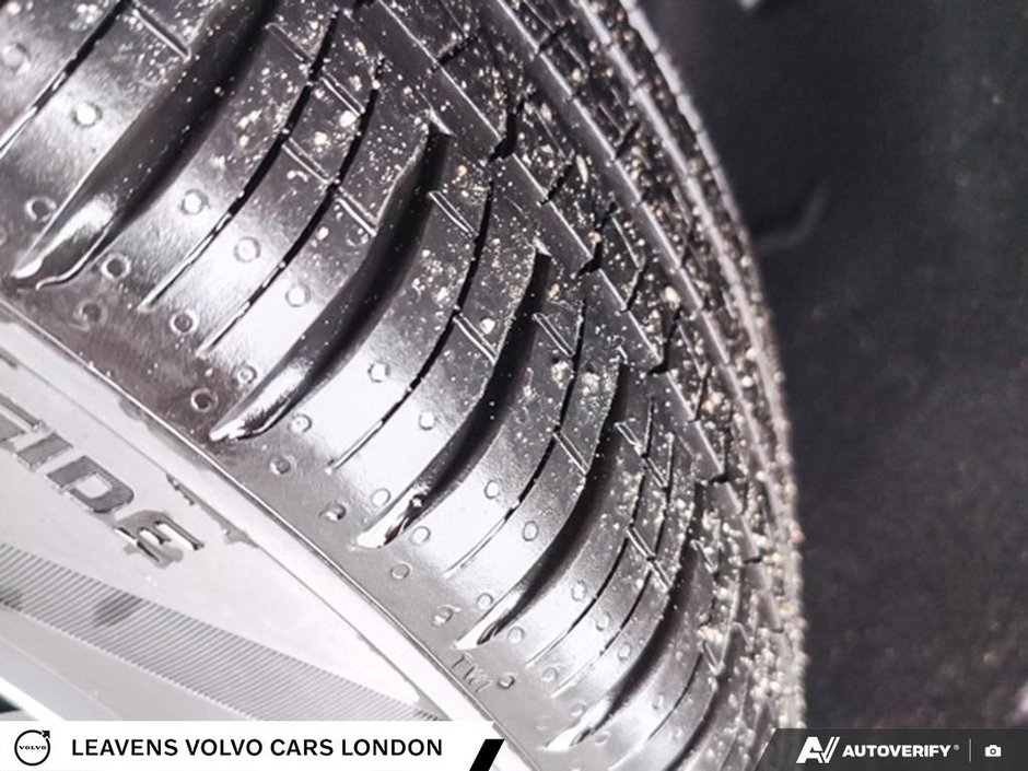 2026 Volvo XC60 PLUS DARK THEME-6