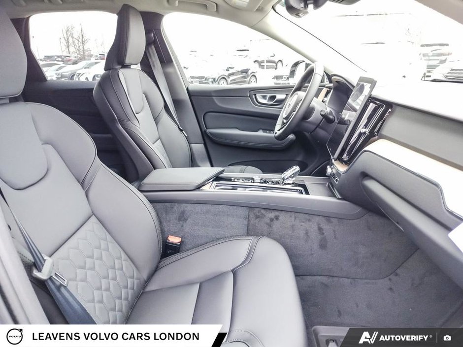 2026 Volvo XC60 PLUS DARK THEME-21