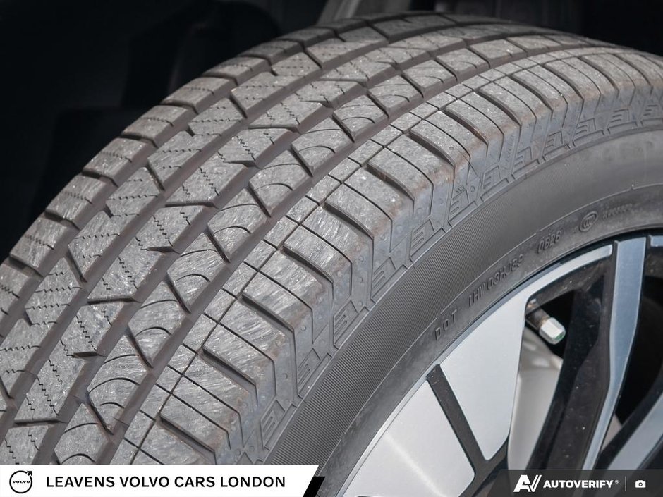 2026 Volvo XC60 PLUS DARK THEME-6