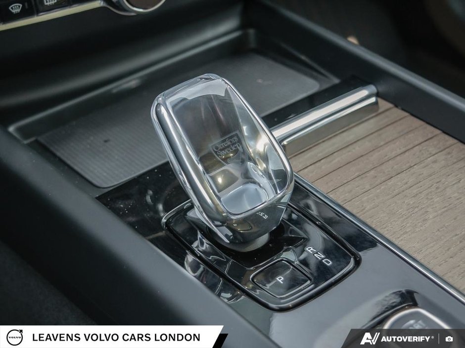 2026 Volvo XC60 CORE DARK THEME-18