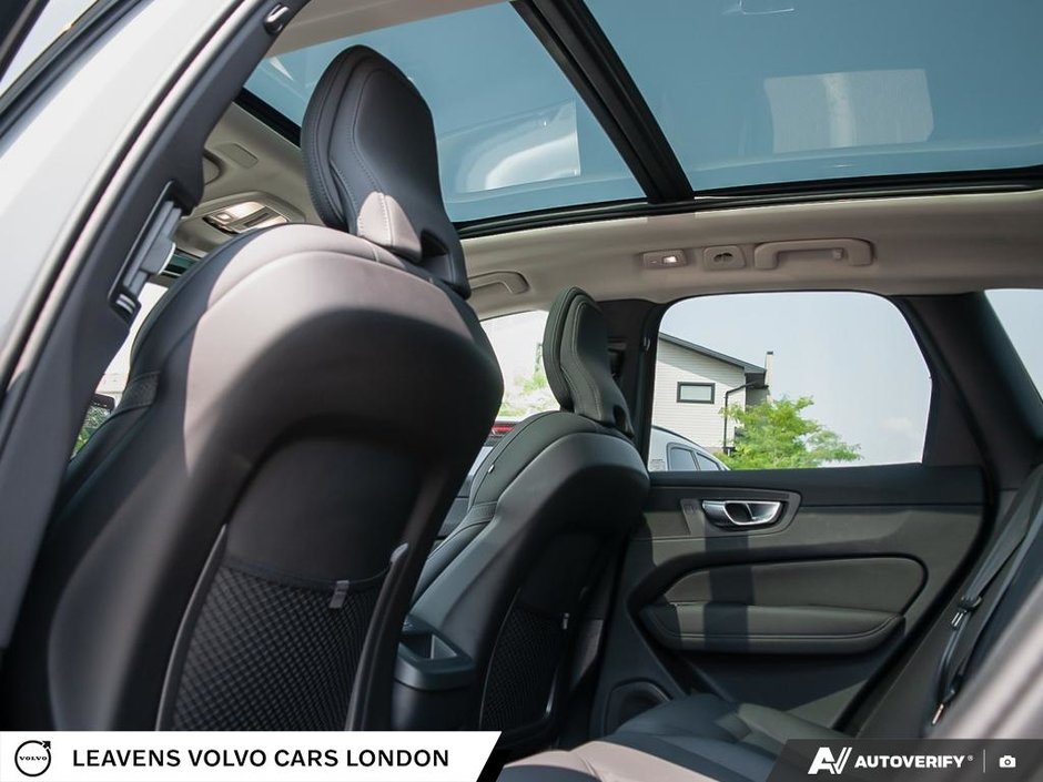 2026 Volvo XC60 CORE DARK THEME-23