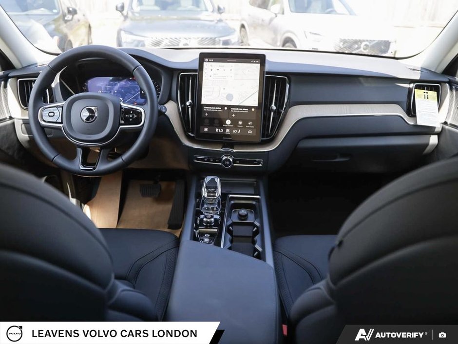 2027 Volvo XC60 PLUS DARK THEME-24
