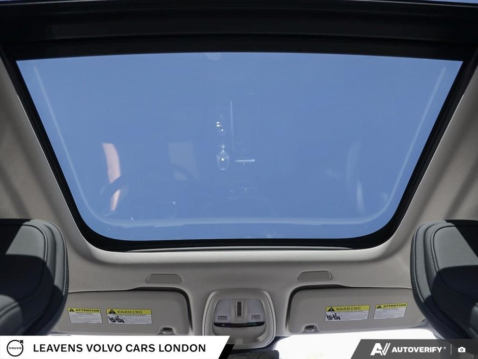 2027 Volvo XC60 PLUS DARK THEME-25