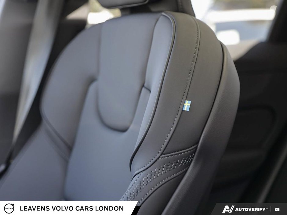 2027 Volvo XC60 PLUS DARK THEME-22