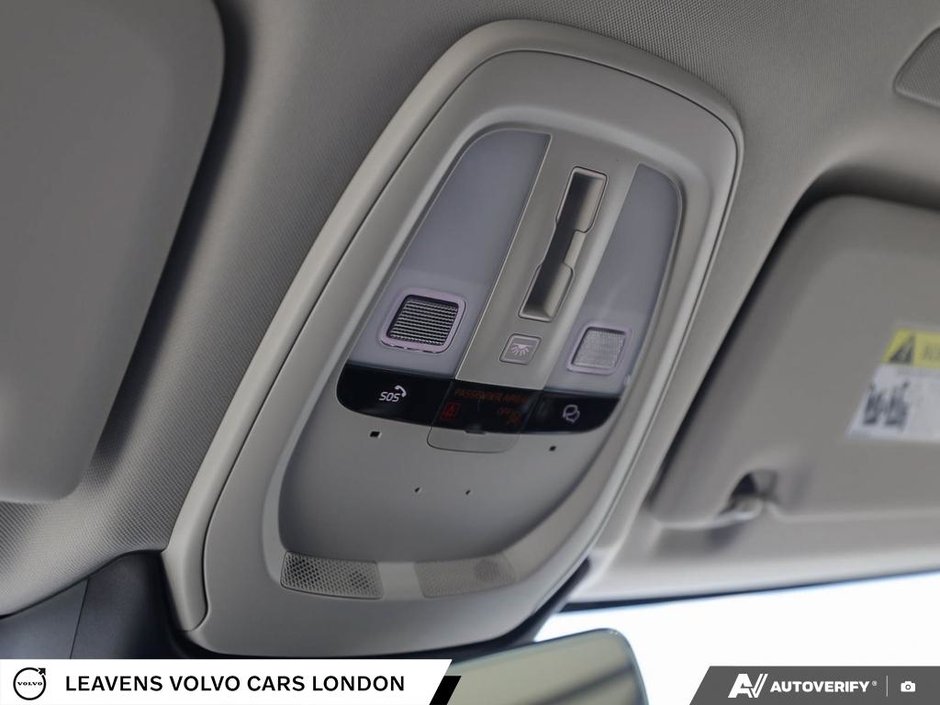 2027 Volvo XC60 PLUS DARK THEME-21