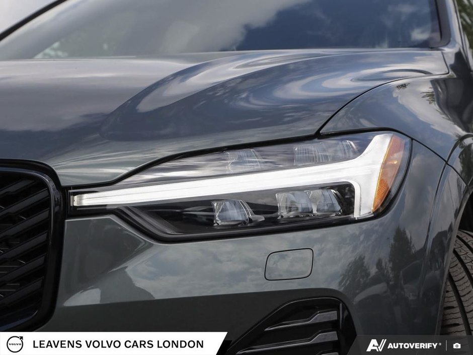 2027 Volvo XC60 PLUS DARK THEME-9
