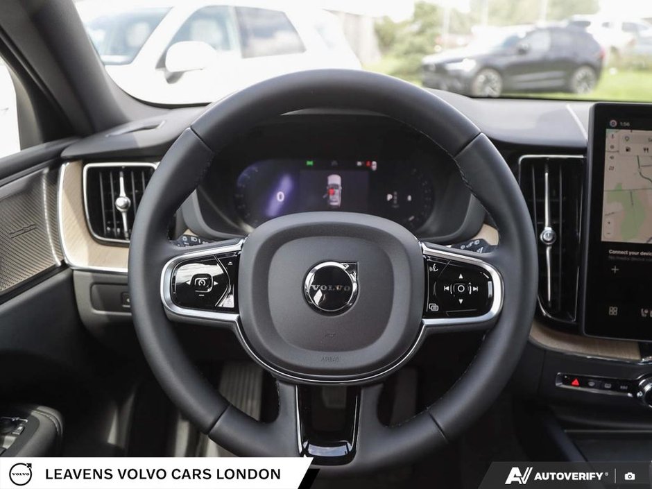2027 Volvo XC60 PLUS DARK THEME-13