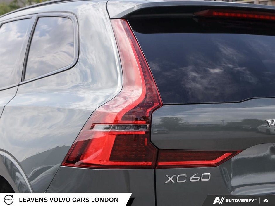 2027 Volvo XC60 PLUS DARK THEME-11