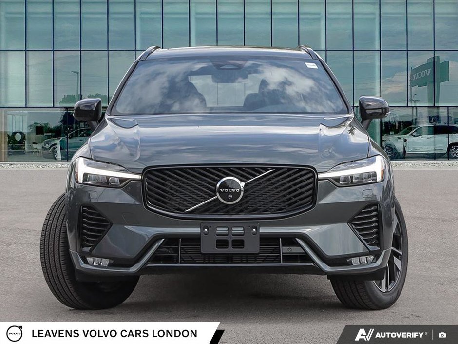 2027 Volvo XC60 PLUS DARK THEME-1