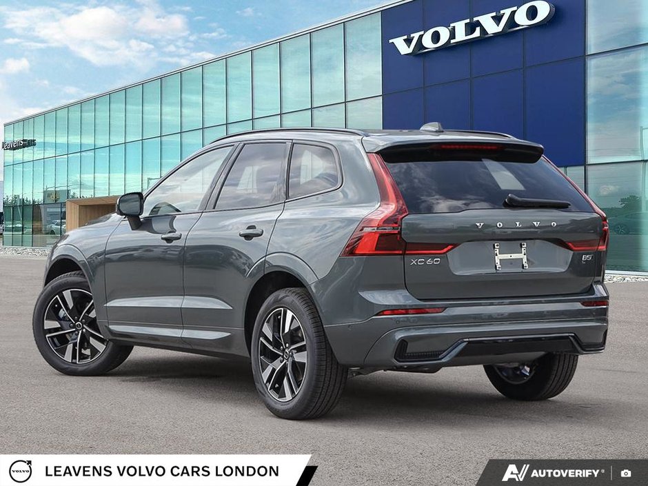 2027 Volvo XC60 PLUS DARK THEME-3