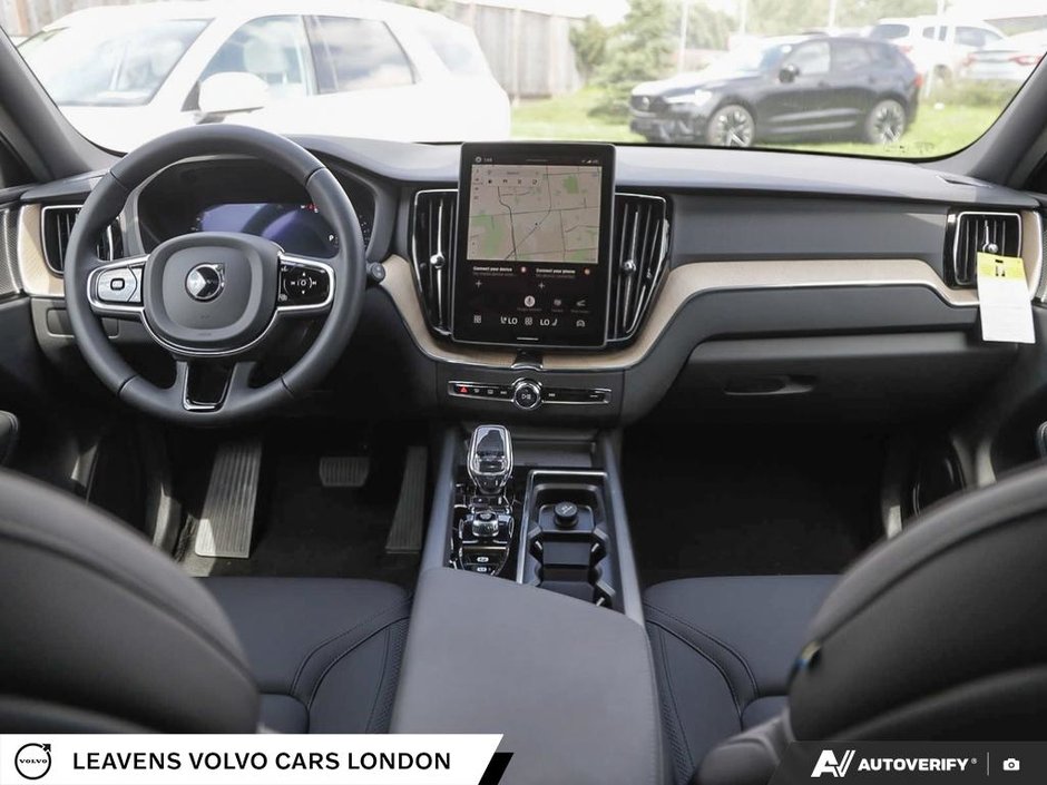2027 Volvo XC60 PLUS DARK THEME-24