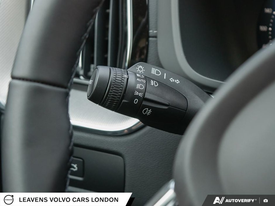 2027 Volvo XC60 ULTRA BLACK EDITION-15