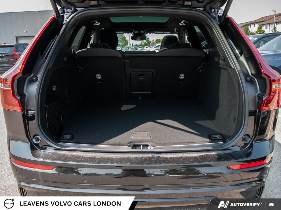 2027 Volvo XC60 ULTRA BLACK EDITION-10