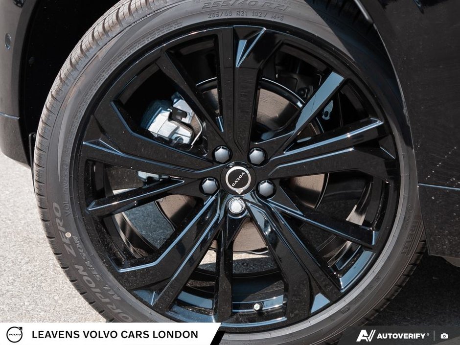 2027 Volvo XC60 ULTRA BLACK EDITION-5