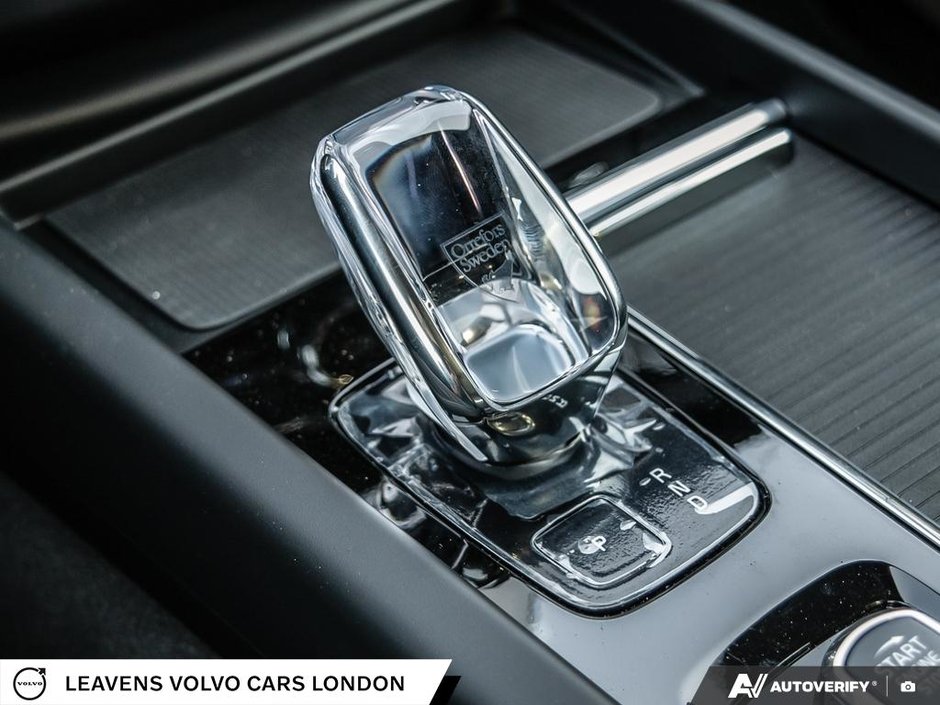 2027 Volvo XC60 ULTRA BLACK EDITION-18