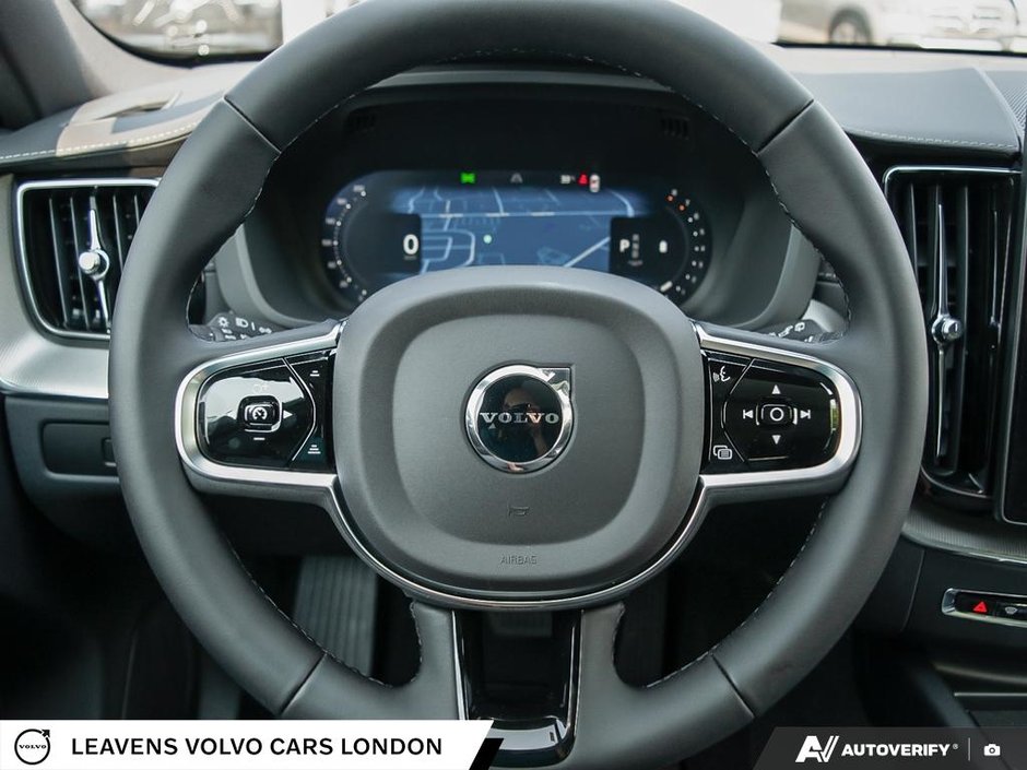 2027 Volvo XC60 ULTRA BLACK EDITION-13