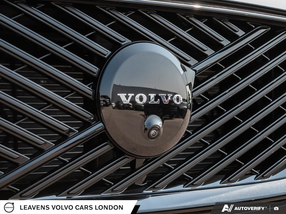 2027 Volvo XC60 ULTRA BLACK EDITION-8
