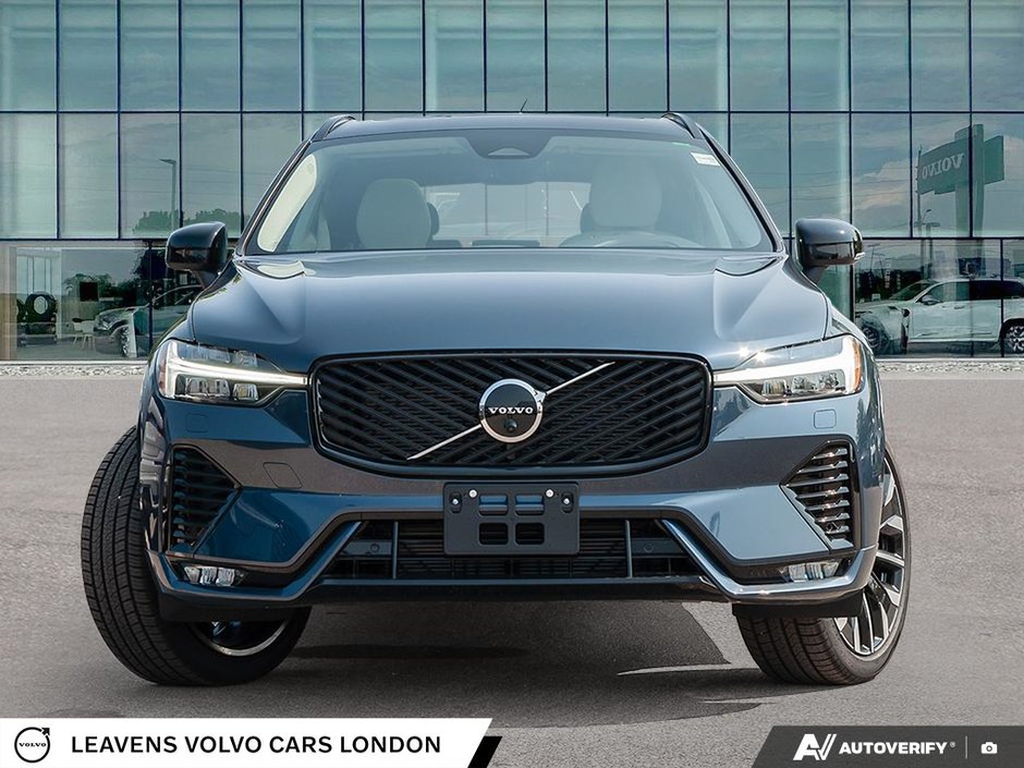 2027 Volvo XC60 ULTRA DARK THEME-1