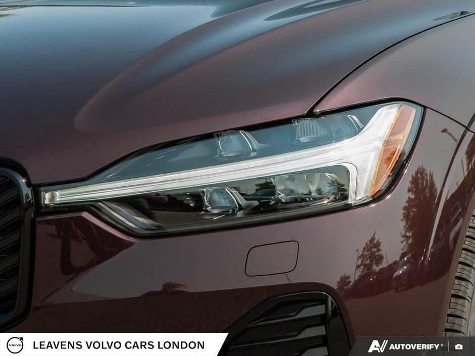 2027 Volvo XC60 PLUS DARK THEME-9