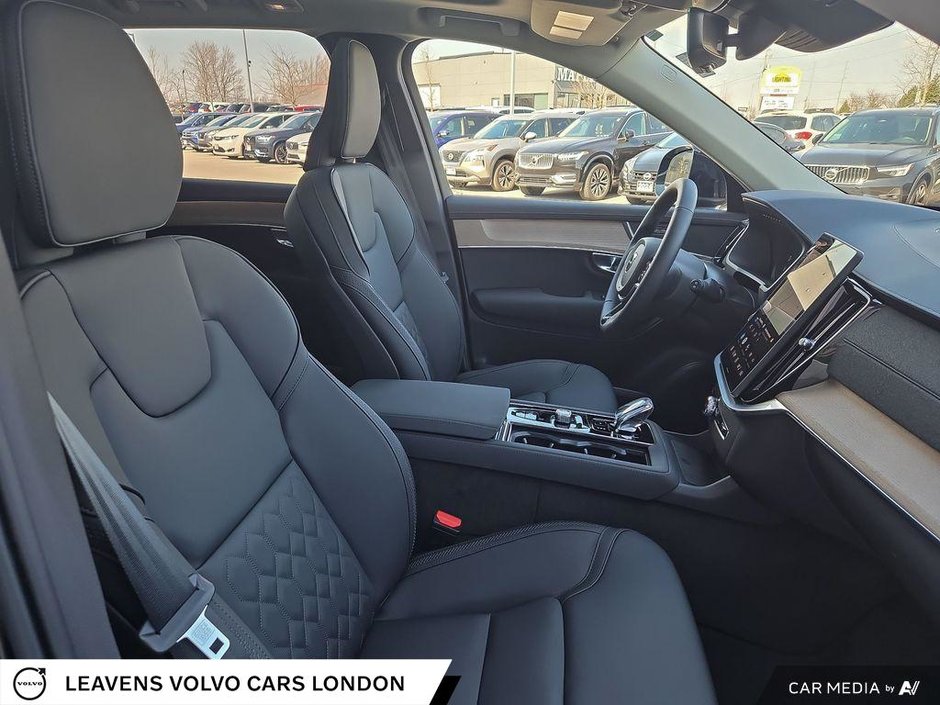 2025 Volvo XC90 PLUG-IN HYBRID PLUS BRIGHT THEME-21