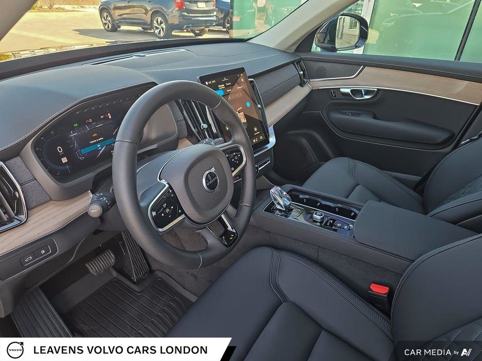 2025 Volvo XC90 PLUG-IN HYBRID PLUS BRIGHT THEME-12