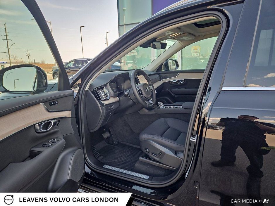 2025 Volvo XC90 PLUG-IN HYBRID PLUS BRIGHT THEME-25