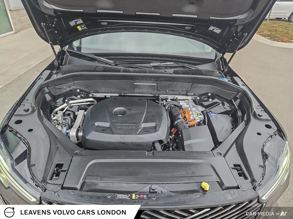 2025 Volvo XC90 PLUG-IN HYBRID CORE BRIGHT THEME-9