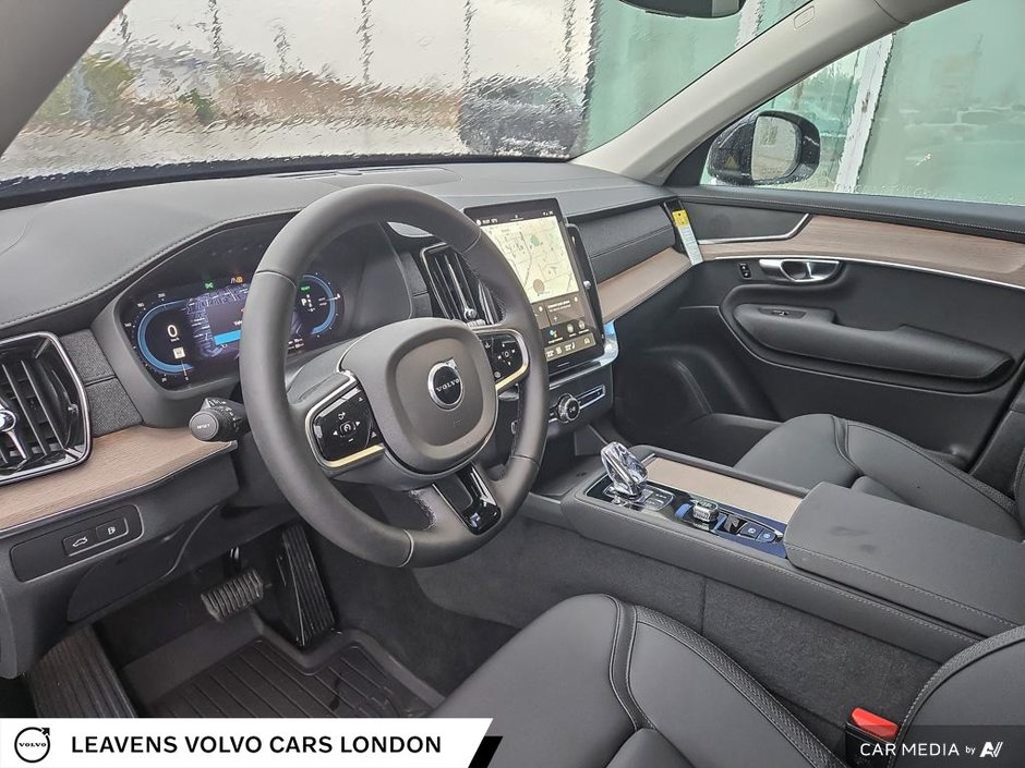 2025 Volvo XC90 PLUG-IN HYBRID CORE BRIGHT THEME-12