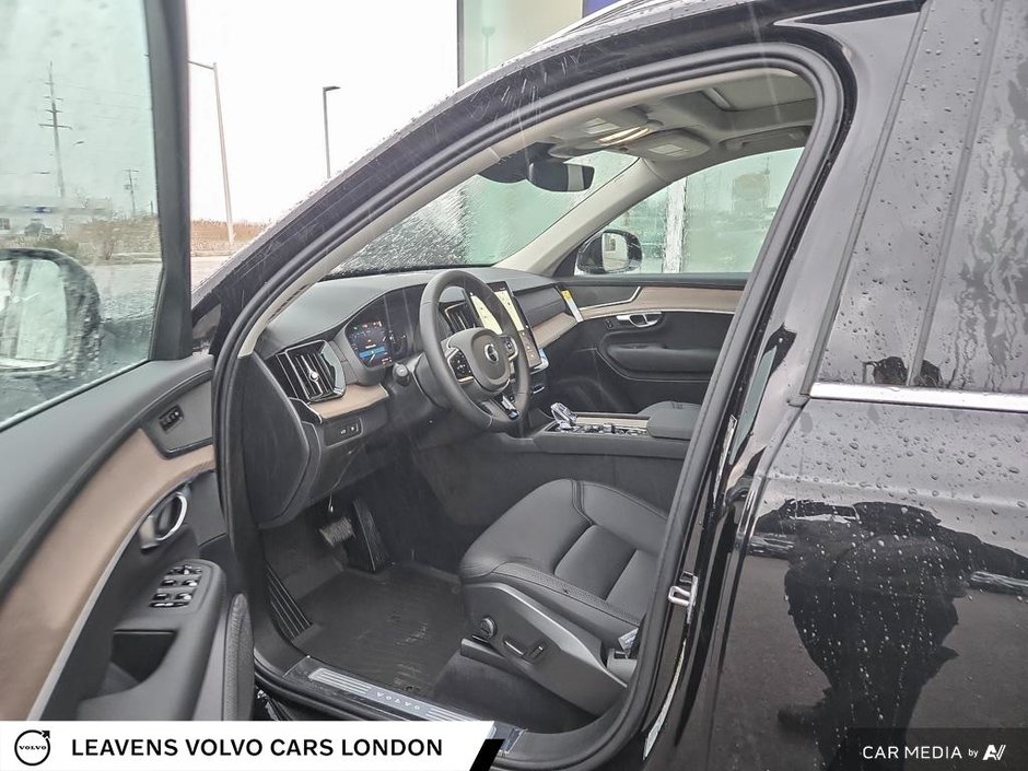 2025 Volvo XC90 PLUG-IN HYBRID CORE BRIGHT THEME-25