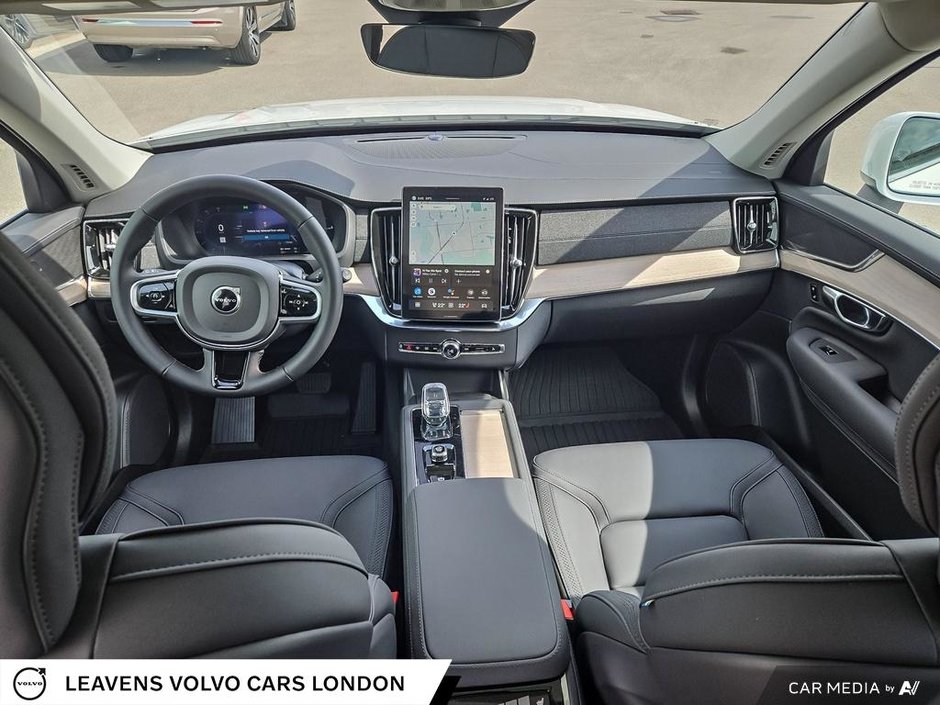 2025 Volvo XC90 PLUG-IN HYBRID PLUS BRIGHT THEME-23