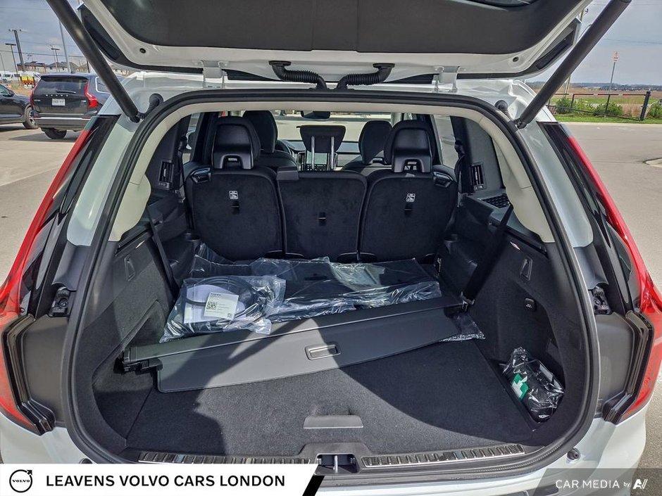 2025 Volvo XC90 PLUG-IN HYBRID PLUS BRIGHT THEME-11