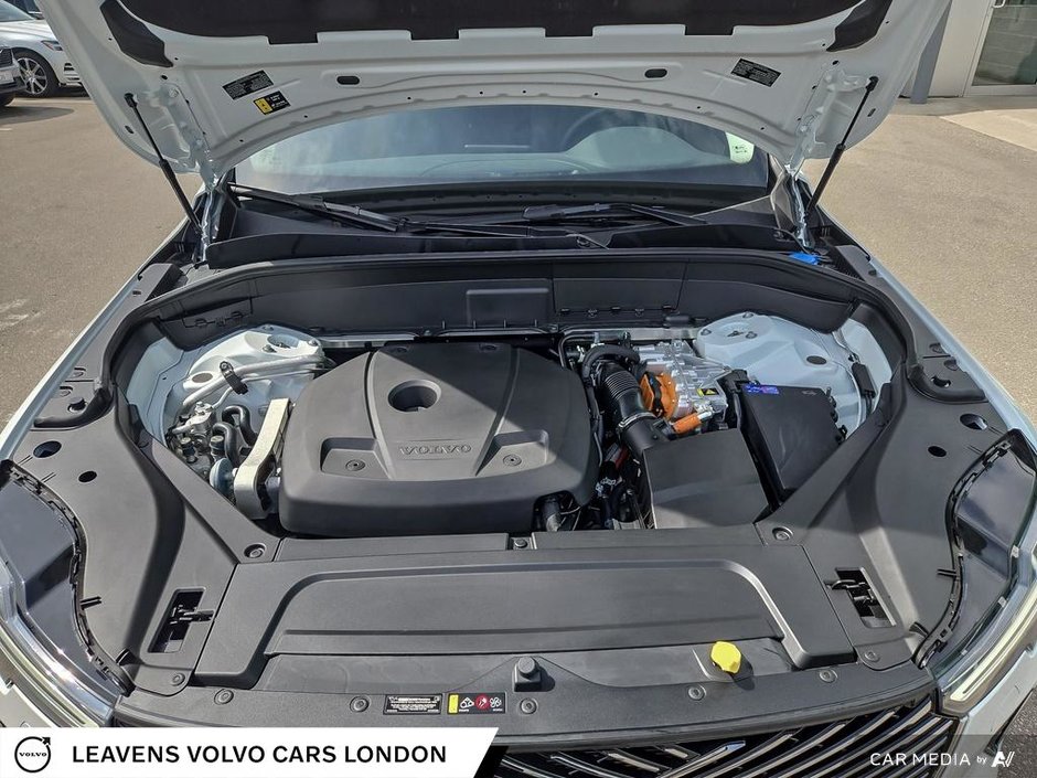 2025 Volvo XC90 PLUG-IN HYBRID PLUS BRIGHT THEME-9
