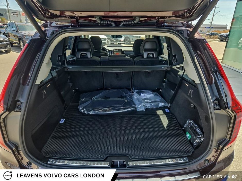 2025 Volvo XC90 PLUG-IN HYBRID PLUS BRIGHT THEME-11