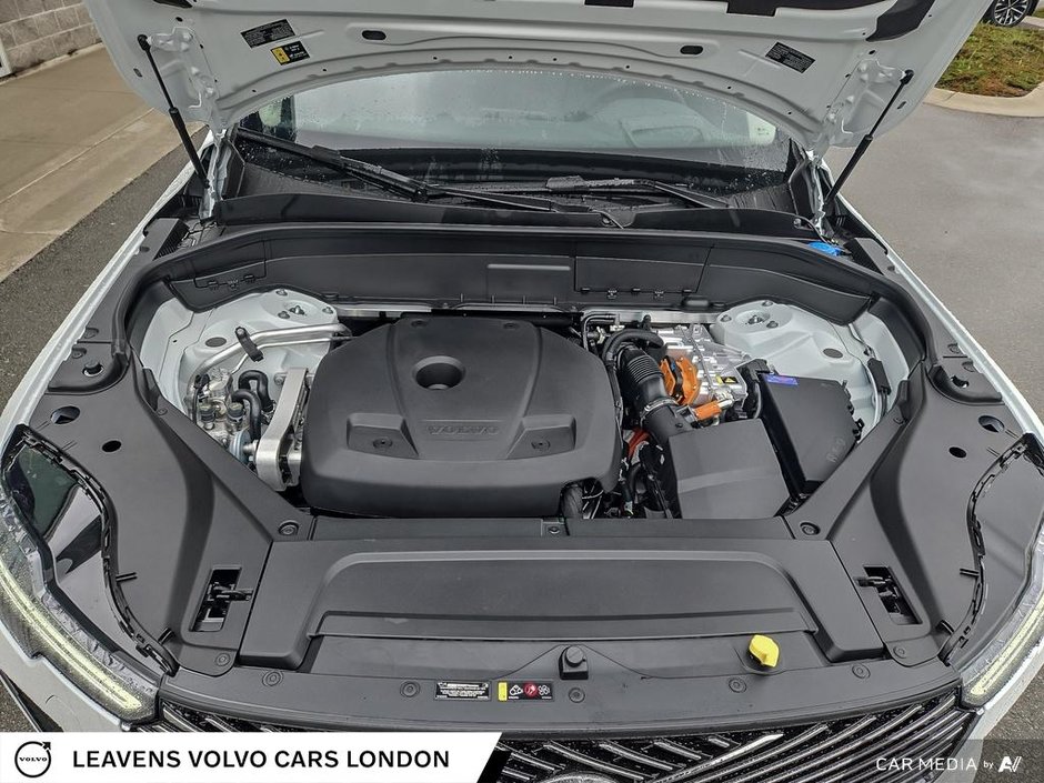 2025 Volvo XC90 PLUG-IN HYBRID ULTRA BRIGHT THEME-9