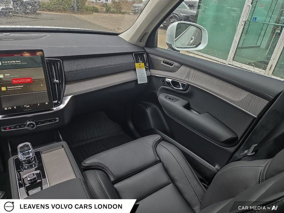 2025 Volvo XC90 PLUG-IN HYBRID ULTRA BRIGHT THEME-24