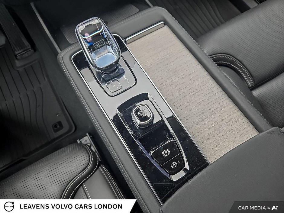 2025 Volvo XC90 PLUG-IN HYBRID ULTRA BRIGHT THEME-17