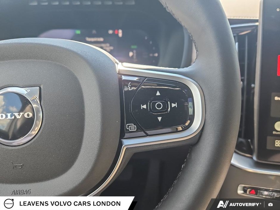 2026 Volvo XC90 PLUG-IN HYBRID PLUS DARK THEME-15