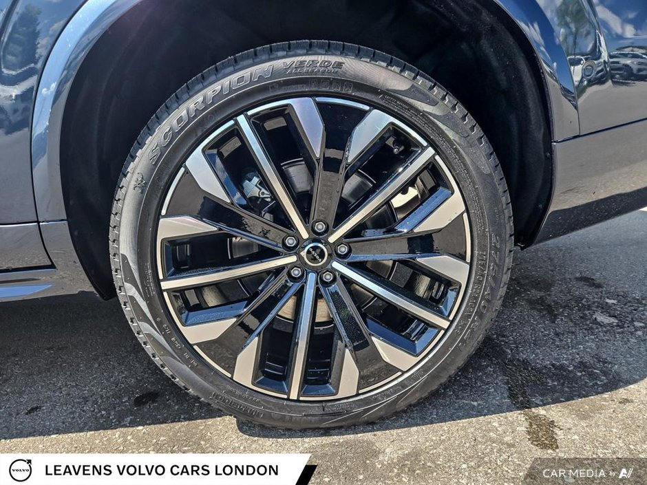 2026 Volvo XC90 Plug-In Hybrid PLUS DARK THEME-5