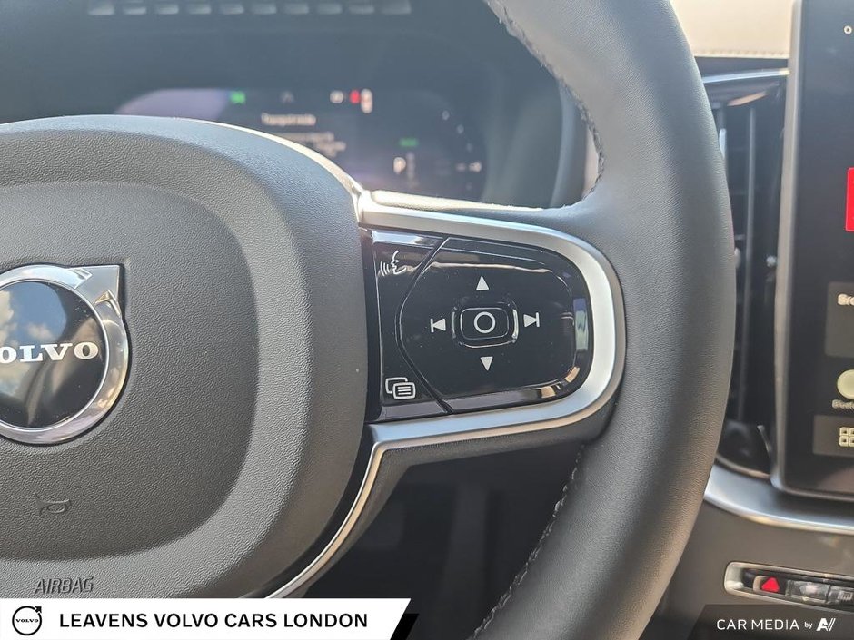 2026 Volvo XC90 Plug-In Hybrid PLUS DARK THEME-15