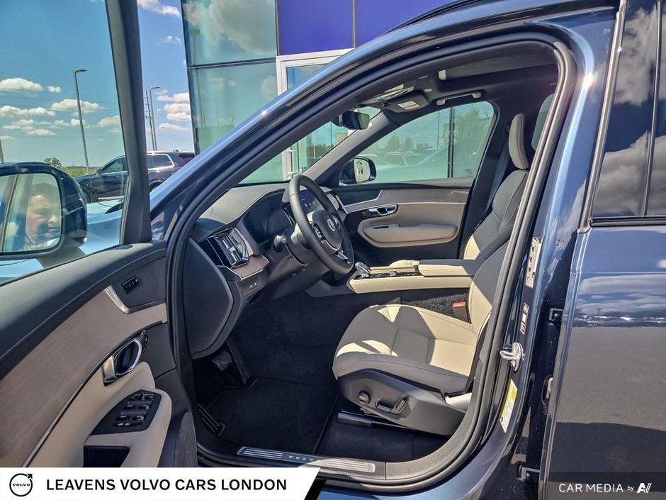 2026 Volvo XC90 Plug-In Hybrid PLUS DARK THEME-25