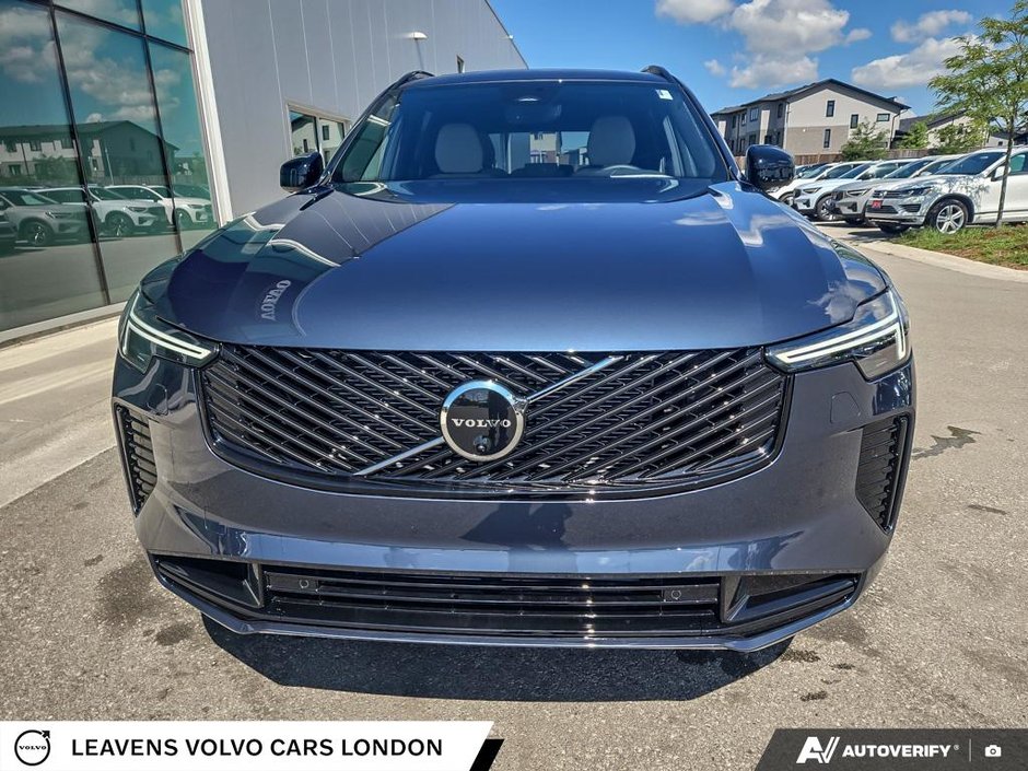 2026 Volvo XC90 PLUG-IN HYBRID PLUS DARK THEME-8