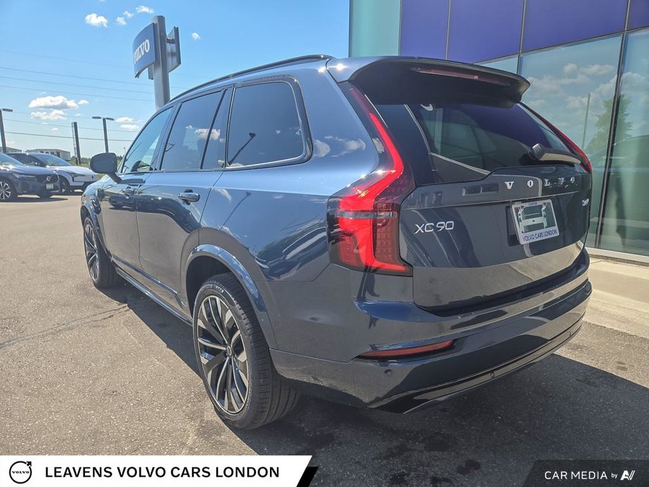 2026 Volvo XC90 Plug-In Hybrid PLUS DARK THEME-10
