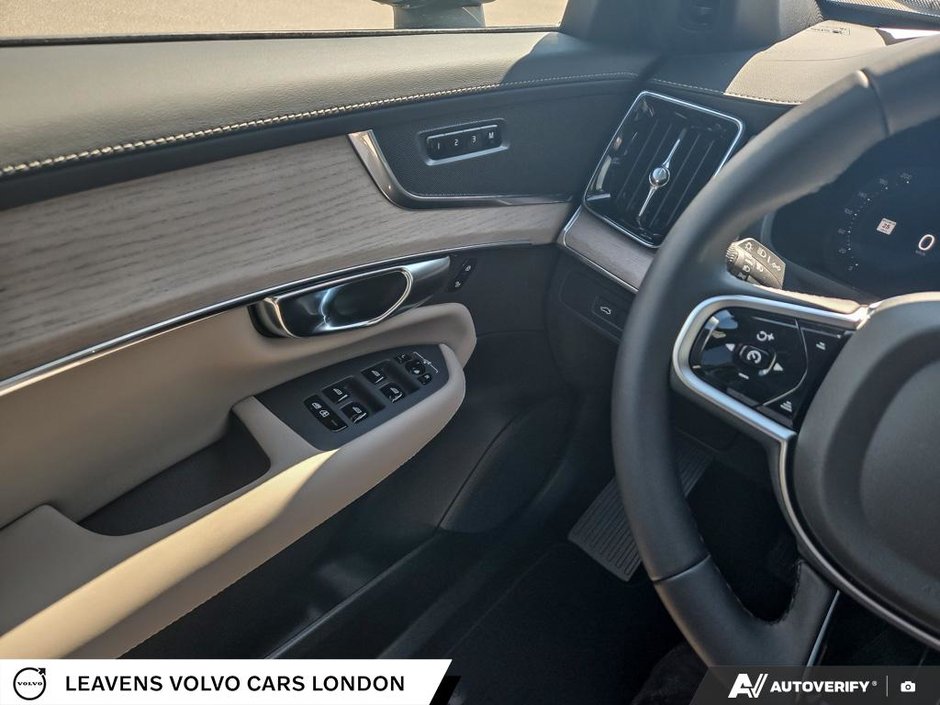 2026 Volvo XC90 PLUG-IN HYBRID PLUS DARK THEME-16