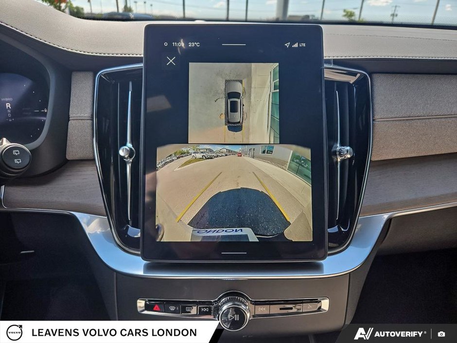 2026 Volvo XC90 PLUG-IN HYBRID PLUS DARK THEME-18