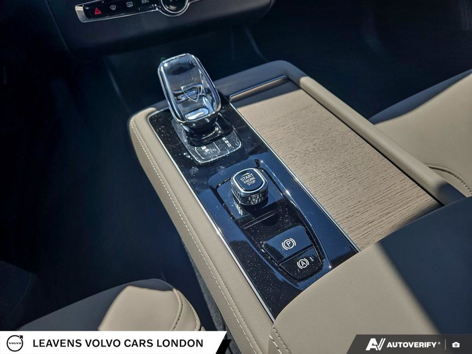 2026 Volvo XC90 PLUG-IN HYBRID PLUS DARK THEME-17